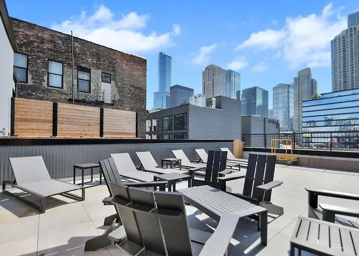 River North Rooftop With In And Out Parking 1 Chicago