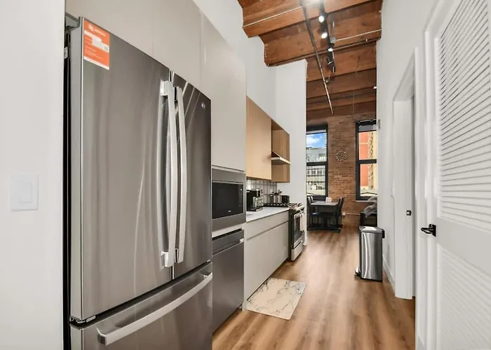 River North Rooftop With In And Out Parking 1 * Chicago